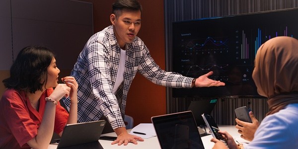 新加坡管理学院课程特色深度分析：师资、模式与学生反馈